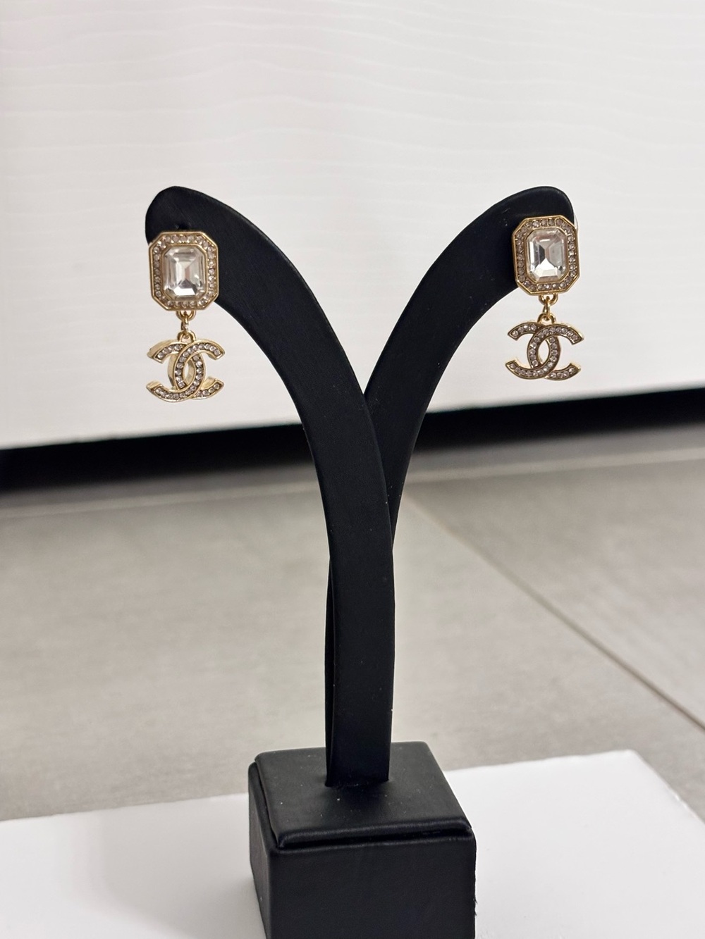 Fashion Jewelry Gold Crystal Logo Drop Earrings
